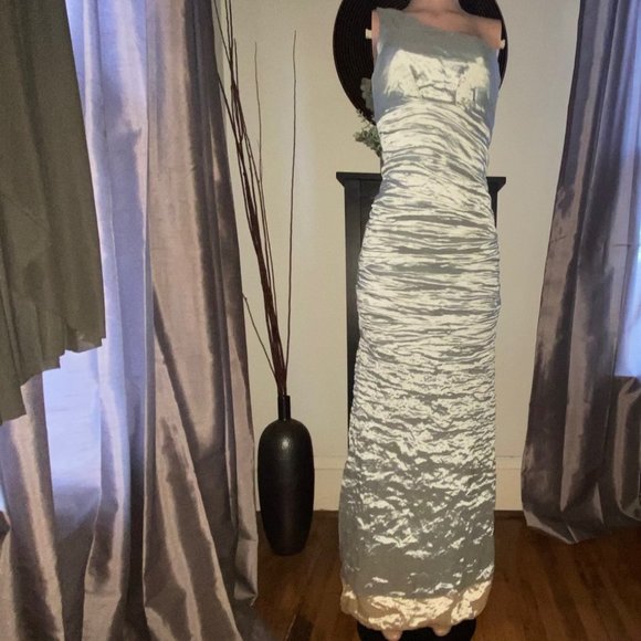 Nicole Miller Dresses & Skirts - Nicole Miller Formal Gown